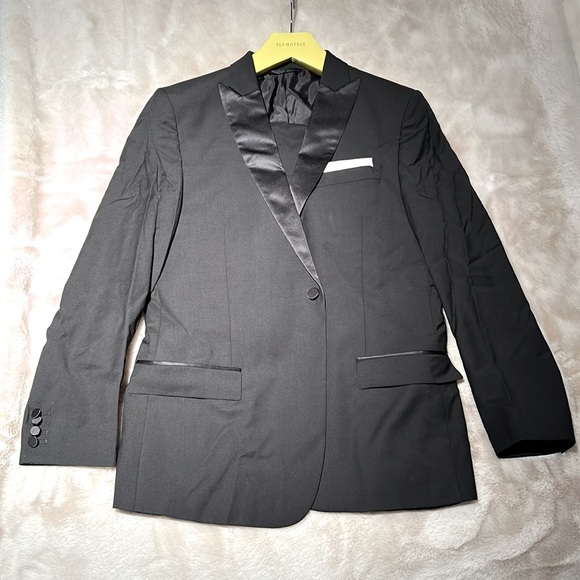 NWOT- J. LINDEBERG Black Tux - - Picture 3 of 16